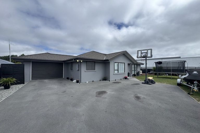 Photo of property in 41 Heathglen Avenue, Parklands, Christchurch, 8083