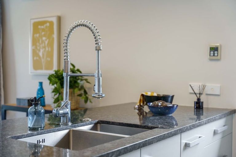 Photo of property in 7 Mahia Lane, Waikanae, 5036