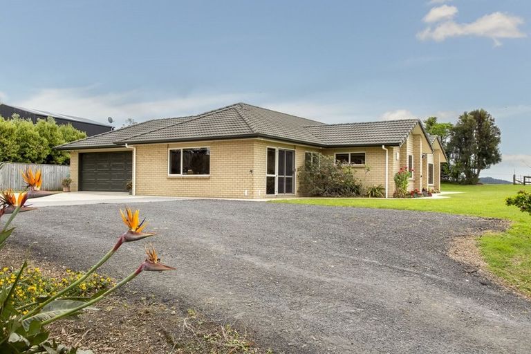Photo of property in 126 Wilson Road, South Head, Helensville, 0874