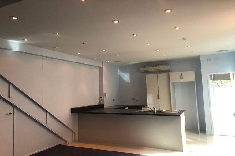 Photo of property in 2 Maniapoto Grove, Waipahihi, Taupo, 3330