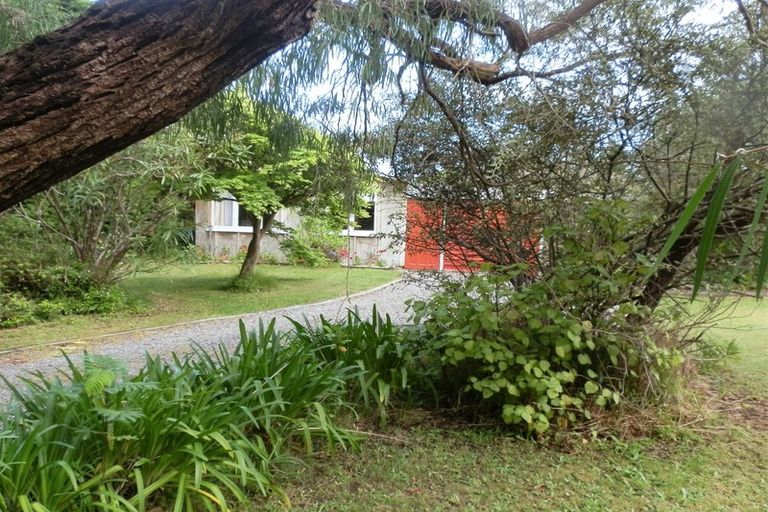 Photo of property in 19 Huiawa Street, Waikanae Beach, Waikanae, 5036