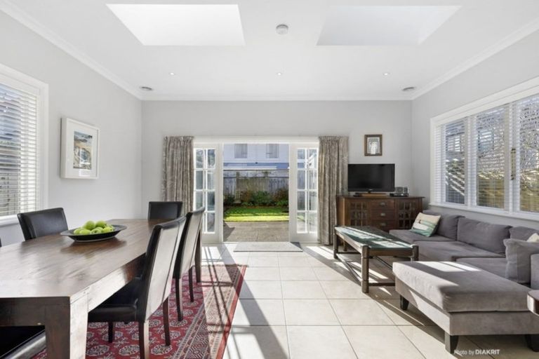 Photo of property in 22 Trent Street, Island Bay, Wellington, 6023