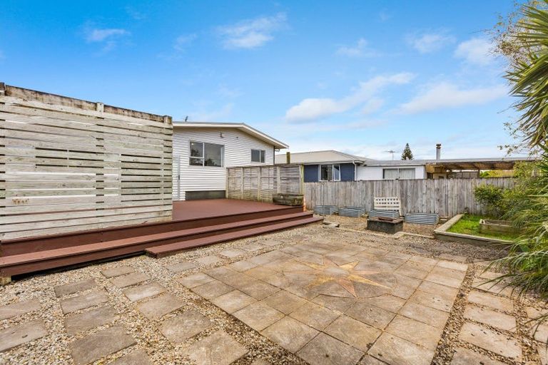Photo of property in 27 Rospeath Crescent, Spotswood, New Plymouth, 4310