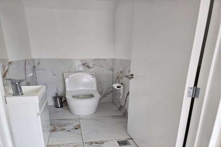 Photo of property in 83a Hutchinsons Road, Bucklands Beach, Auckland, 2014