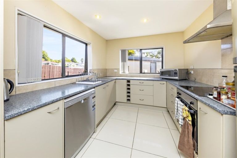 Photo of property in 15 Malmo Place, Manurewa, Auckland, 2102