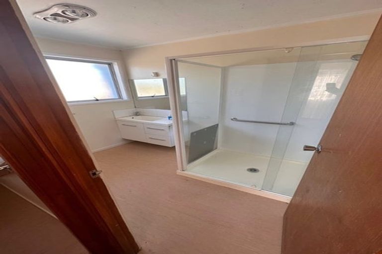 Photo of property in 5 Crispian Place, Weymouth, Auckland, 2103