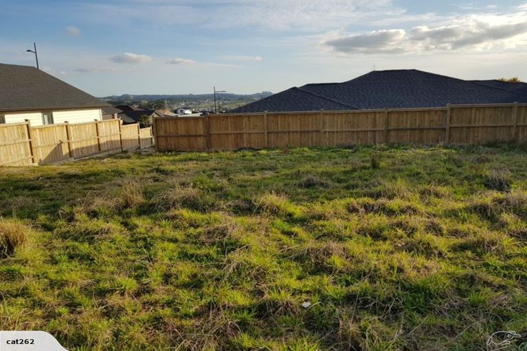 Photo of property in 21 Reserva Crescent, Kumeu, 0810