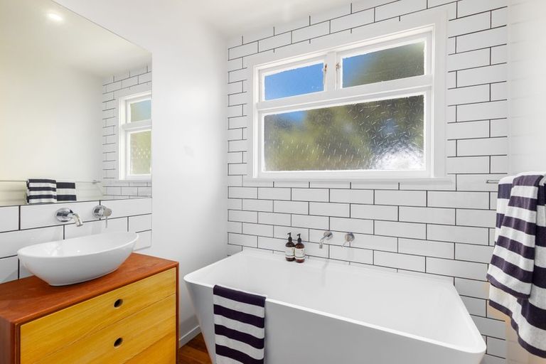 Photo of property in 271 Lake Terrace Road, Shirley, Christchurch, 8061