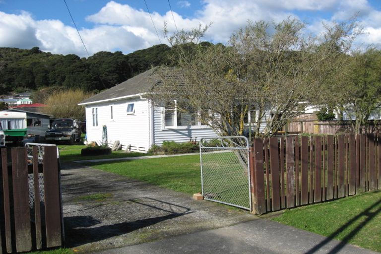 Photo of property in 18 Moohan Street, Wainuiomata, Lower Hutt, 5014