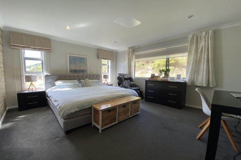 Photo of property in 25 Cresswell Place, Johnsonville, Wellington, 6037