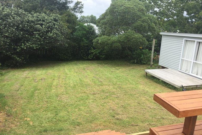 Photo of property in 35 Woodside Road, Massey, Auckland, 0614