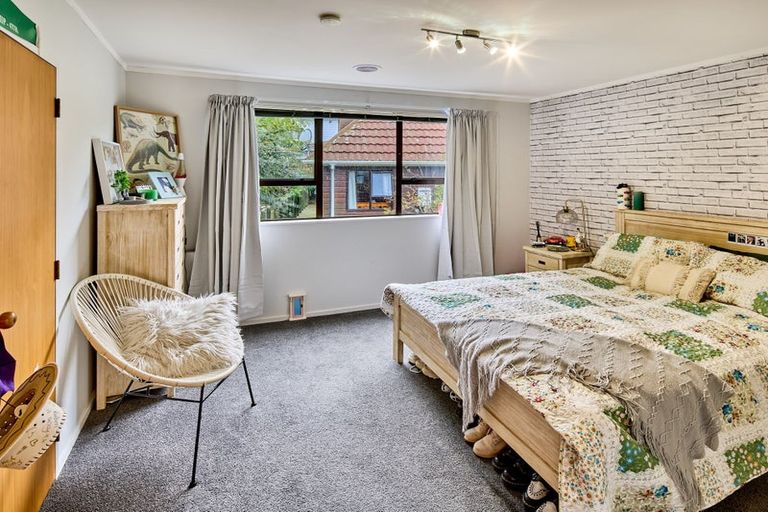 Photo of property in 12 Cullen Place, Tawa, Wellington, 5028