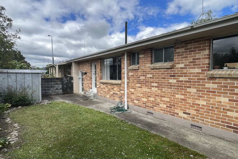 Photo of property in 30 Chilton Grove, Hokowhitu, Palmerston North, 4410