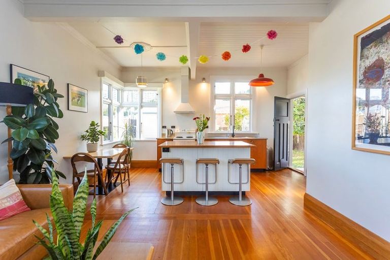 Photo of property in 262 Macandrew Road, Forbury, Dunedin, 9012