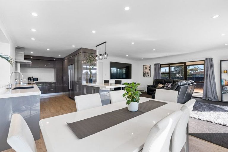 Photo of property in 10 Dillon Drive, Bell Block, New Plymouth, 4312