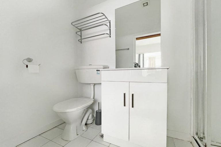 Photo of property in Regency Apartments, 3c/49 Manners Street, Te Aro, Wellington, 6011
