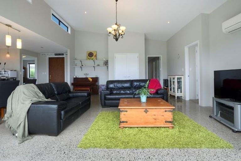 Photo of property in 14 Vantage Place, Omokoroa, 3114