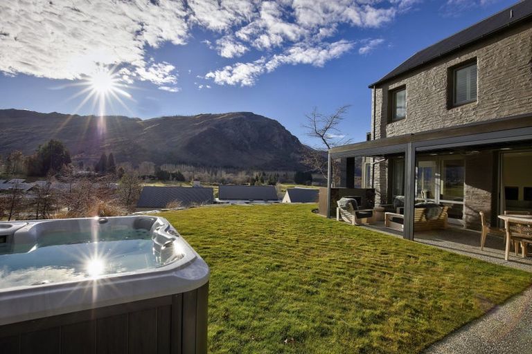 Photo of property in Millbrook Resort, 22 Ayrburn Ridge, Arrowtown, 9371