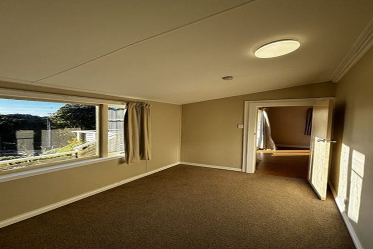 Photo of property in 32 Bonithon Avenue, Moturoa, New Plymouth, 4310