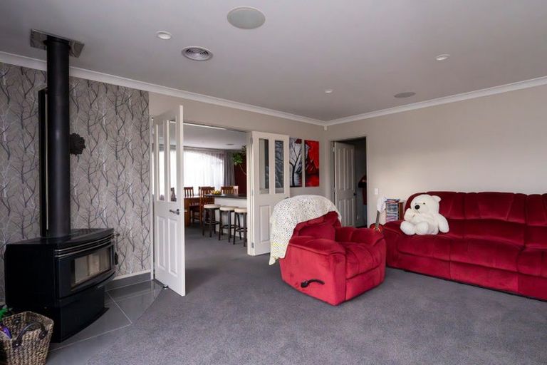 Photo of property in 7 Barry Curtis Place, Levin, 5510