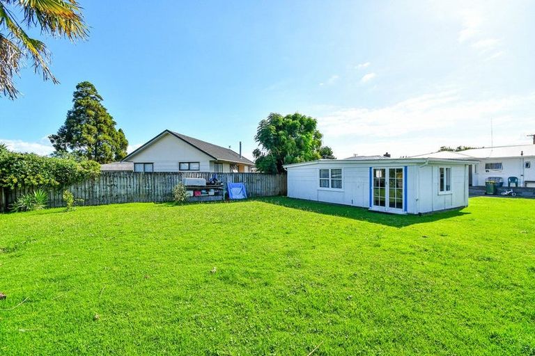 Photo of property in 10 Edmund Hillary Avenue, Papakura, 2110