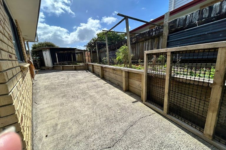 Photo of property in 4 Sid Place, Mangere, Auckland, 2022