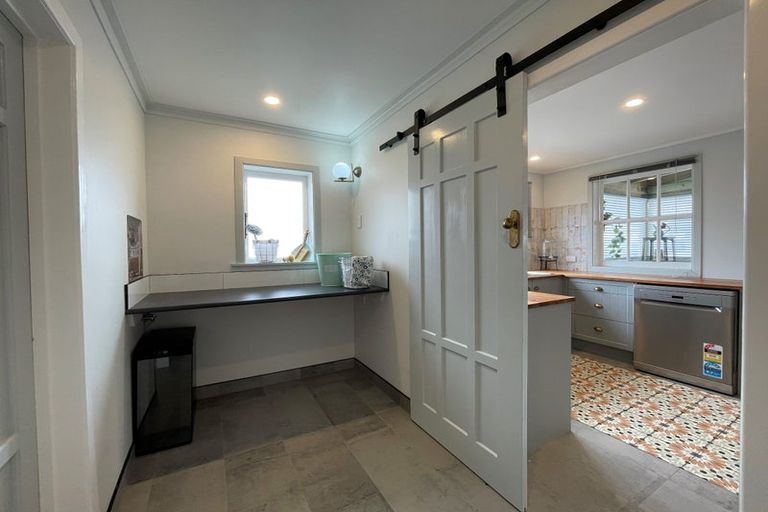 Photo of property in 2 Blacks Road, Greenhithe, Auckland, 0632