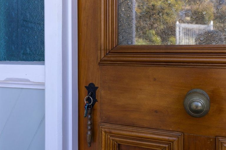 Photo of property in 5 Taranaki Street, Picton, 7220