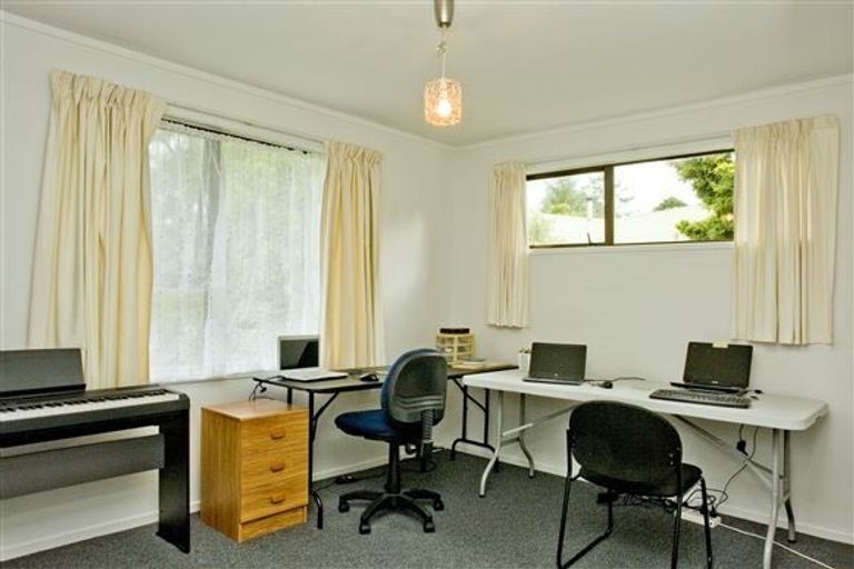 Photo of property in 19 Benita Place, Sunnyvale, Auckland, 0612
