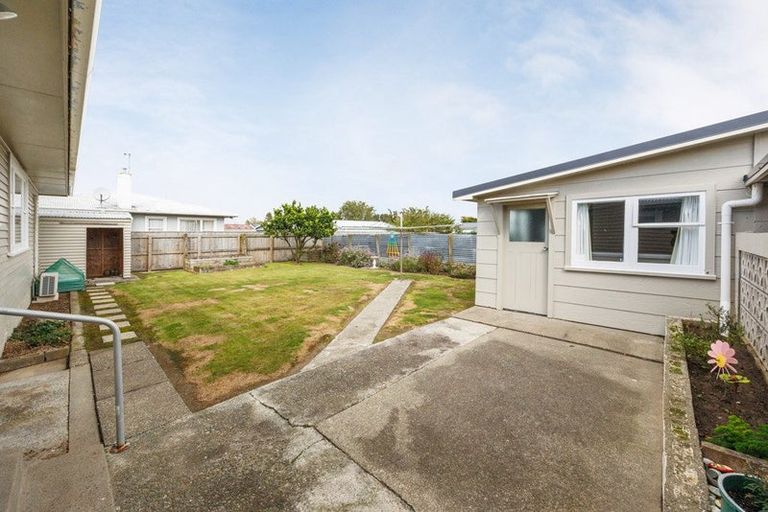Photo of property in 4 Ellesmere Crescent, Highbury, Palmerston North, 4412