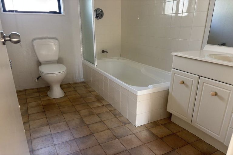 Photo of property in 1/101 Lynwood Road, New Lynn, Auckland, 0600