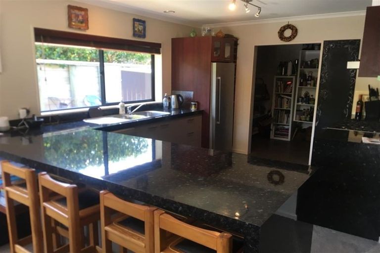 Photo of property in 21 Campion Road, Waikanae Beach, Waikanae, 5036