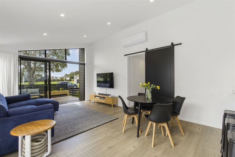 Photo of property in 9a William Bayes Place, Red Beach, 0932