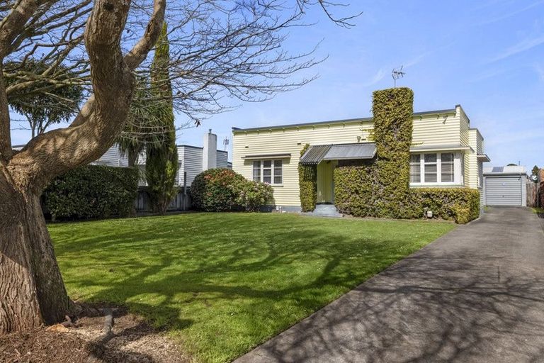 Photo of property in 8 Cornwall Street, Brooklands, New Plymouth, 4310