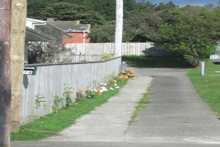 Photo of property in 74 Driver Crescent, Cannons Creek, Porirua, 5024