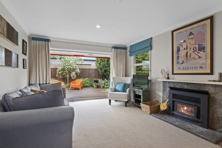 Photo of property in 2/15 Knowles Street, St Albans, Christchurch, 8052