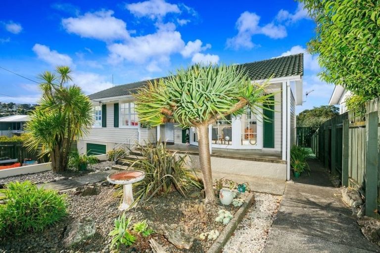 Photo of property in 117 Stanley Road, Glenfield, Auckland, 0629