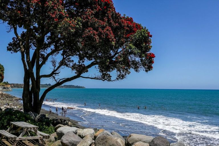 Photo of property in 25-27 Onaero Beach Road, Onaero, Waitara, 4383