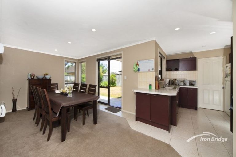 Photo of property in 15 Feeny Crescent, East Tamaki, Auckland, 2013