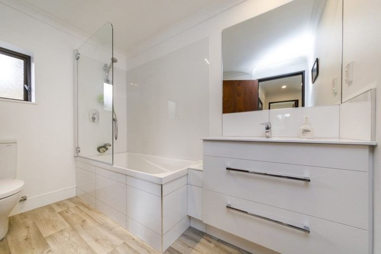 Photo of property in 30 Kentucky Way, Awapuni, Palmerston North, 4412