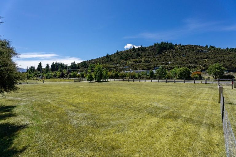Photo of property in 2 Mount Linton Avenue, Wanaka, 9305