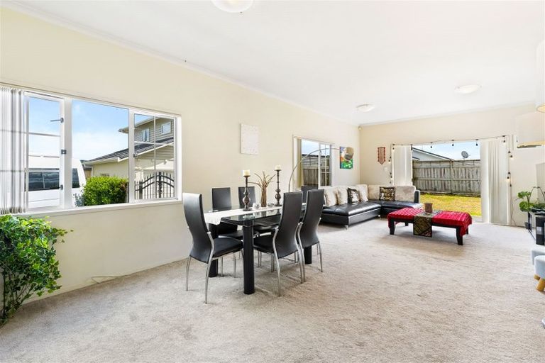 Photo of property in 15 Mulvaney Crescent, Henderson, Auckland, 0612