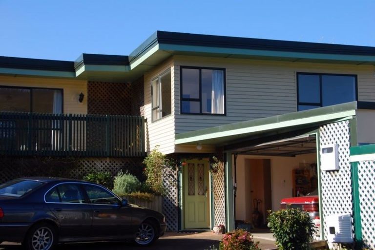 Photo of property in 17b Roy Street, Tawa, Wellington, 5028