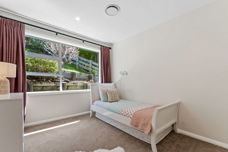 Photo of property in 5b Hobbs Road, Matakatia, Whangaparaoa, 0930