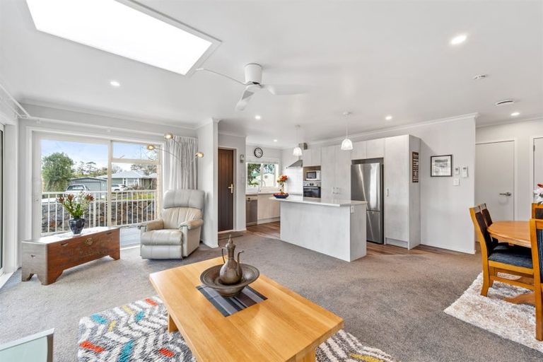 Photo of property in 1 Waitaha Close, Orewa, 0931