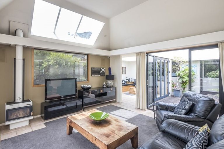 Photo of property in 11a Nathan Avenue, Paraparaumu Beach, Paraparaumu, 5032