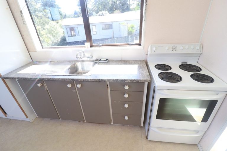 Photo of property in 3/10 Westward Ho, Glen Eden, Auckland, 0602