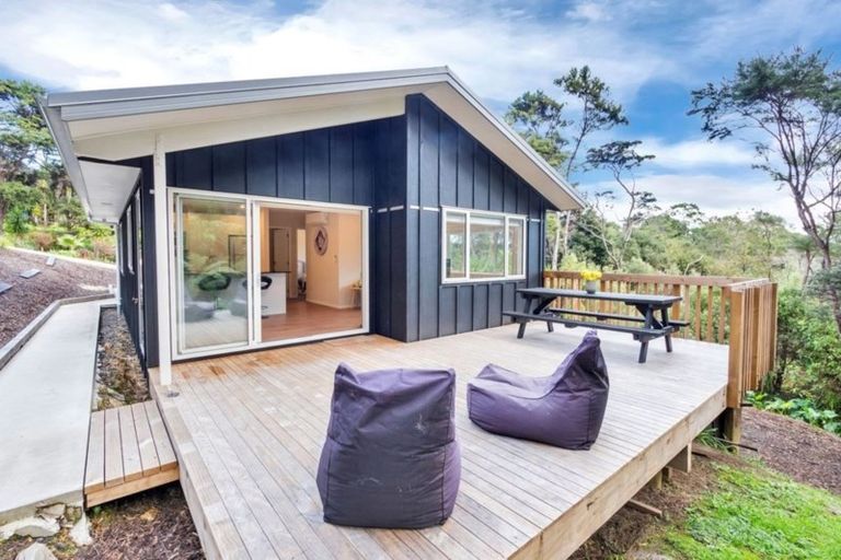 Photo of property in 96 Attwood Road, Paremoremo, Auckland, 0632