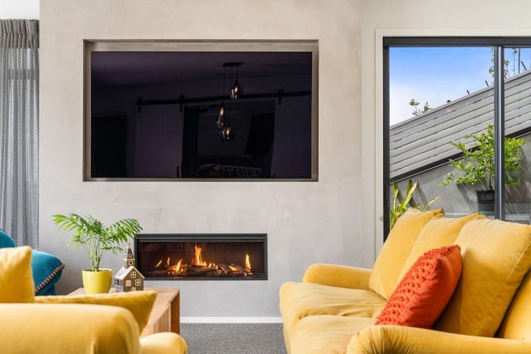 Photo of property in 1 Rewarewa Rise, Whangamata, 3691