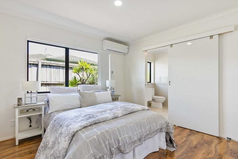 Photo of property in 52 Bluebird Crescent, Unsworth Heights, Auckland, 0632